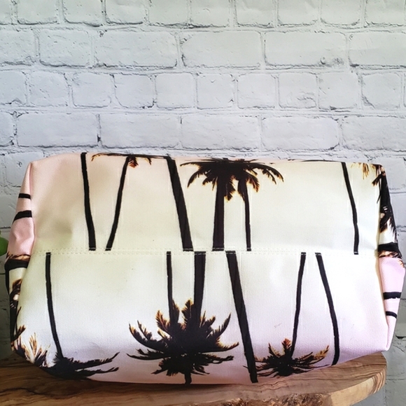 Palm Tree Beach Tote - Pink, Black & White- AVON - Picture 3 of 11